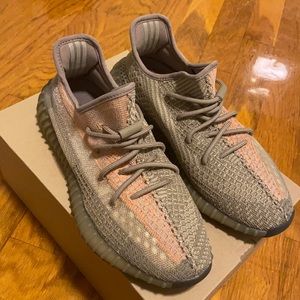Yeezy 350 sand taupe